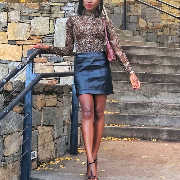 Laney leopard-print stretch-mesh turtleneck top - Picture 11 of 12